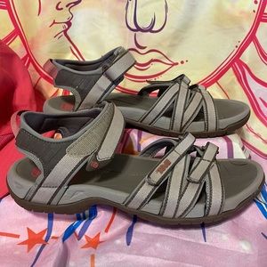 Teva sandals w Spider Rubber & Anatomic Footbed